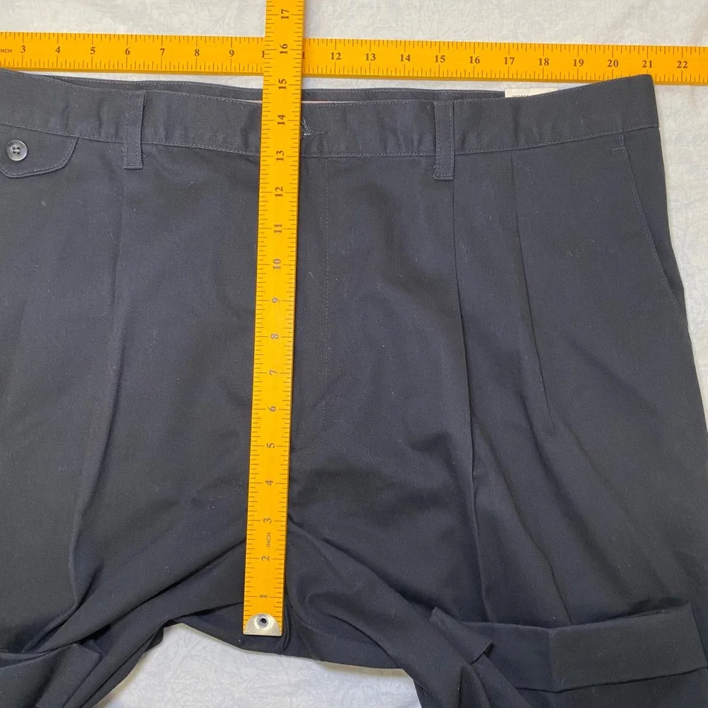 Dockers Pleated Loose Fit No Wrinkle Khaki Pants Black 42x32 NWT